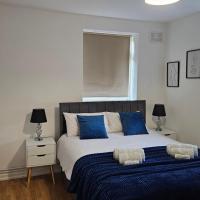 Chic Two Bedroom Apartment in the Heart of Battersea Modern and Comfy、ロンドン、バタシーのホテル