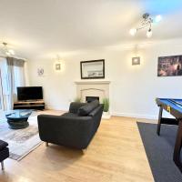 Phoenix a 4 bedroom home just off the M20 easy access to Dover & Eurotunnel in central Ashford with free parking