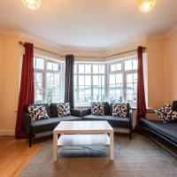Comfy - 3 Bedroom Flat With Parking