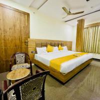 Hotel Taj Star by Urban stay, hotell i Rakabganj i Agra