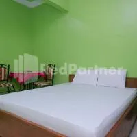 Wisma Giri Mulyo B near Grojogan Sewu Mitra RedDoorz, hotel sa Tawangmangu