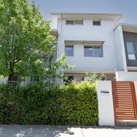 Stylish & Modern Townhouse in Canberra