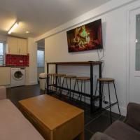 BrumStay UK® 5-Bed House Ideal for Long-Term Stays