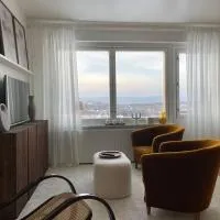 Top floor apt with stunning view, hotel en Söderby