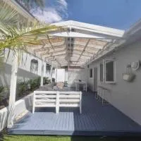 3-bed recently-renovated - now with aircon & heating - unit 1, hotel u gradu Šoal Bej