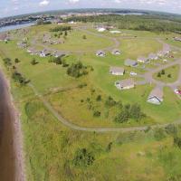 Villegiature Deux Rivieres Resort: Tracadie şehrinde bir otel