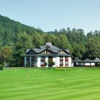 Landhotel Naafs-Häuschen, hotell sihtkohas Lohmar