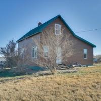 Corral Creek Cow Camp Pet-Friendly Circle Cabin, hotel near Dawson Community Airport - GDV, Circle