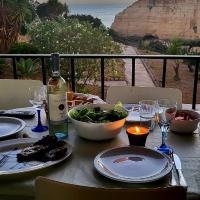 Apartamento T2 Praia de Centeanes, hotel em Carvoeiro