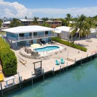 Oceanfront 4 Bedroom Villa with Pool and Boat Dock