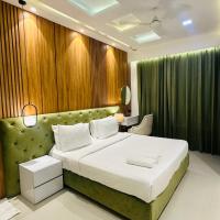 Viesnīca Hotel Elite Millennium - Near Huda City Centre Gurgaon pilsētā Gurgāona