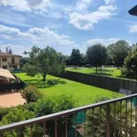 Rovato entire apartment in the capital of Franciacorta, hotel en Rovato