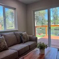Deluxe Cabin 1 - Rogue River Resort, hotel a Grants Pass
