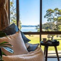 The Cabin By the Sea - Cosy Waterfront Getaway, hotel in Lunawanna