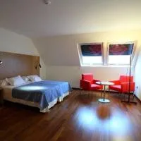 Hotel Ril، فندق في بوريلا دي كابو