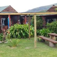 Stormsriviermond에 위치한 호텔 Tsitsikamma Wolf Sanctuary ECO Cabins & Teepees