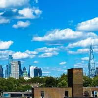 Spacious Room with City Skyline Views close to London Eye