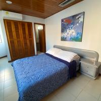 Habitación doble baño privado cerca al mar y bahia, hotell i Castillogrande i Cartagena de Indias