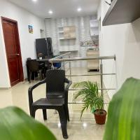 Acogedor Apartamento Cercano al Aeropuerto Ernesto Cortissoz, hotel malapit sa Ernesto Cortissoz International Airport - BAQ, Malambo