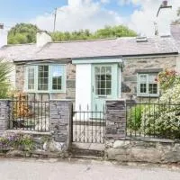 Country Cottage with Hot-Tub and Cosy Log Burner, viešbutis mieste Tregarth