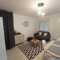 Chez François: appartement 3 chambres 4 personnes, hotell i Saint-Avold