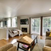 Lake Oswego Home with Deck 9 Mi to Downtown Portland