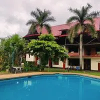 Paraiso Inn، فندق في Satipo