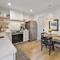 The Augustine - Steps to Downtown w King Bed – hotel w mieście Mount Dora