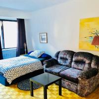 Stylish Montreal Apartment: Comfortable Stay in the Golden Square Mile