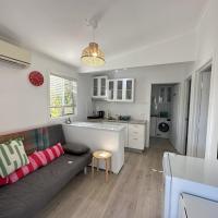 Zen Escape Guest House- two bedroom backyard studio, khách sạn ở boondall, Brisbane