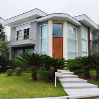 Casa alto padrão, Jd. Acapulco, hotel em Jardim Acapulco, Guarujá