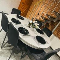 BRIVIBAS RESIDENCE - STONES, free PRIVAT parking, free WIFI, self check-in, hotel i Teika, Riga