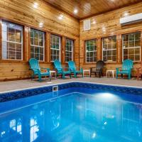 Grizzly Bears Resort - Large Luxury Cabin with Indoor Pool, Hot Tub, Theater, King Beds, Sleeps 16 in heart of Pigeon Forge