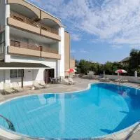 Louvre Hotel, hotel sa Gouvia
