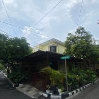 OYO 93444 Damia Homestay Syariah: bir Surabaya, Gayungan oteli