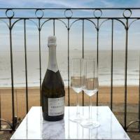 2bed Seafront Flat Private roof terrace Parking