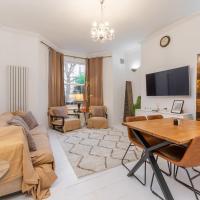 c Spacious and modern duplex apartment with garden