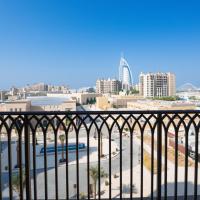 7 Star BurjAlArab Hotel View luxury 2 bdr apt with ammenities, hotell i Umm Suqeim, Dubai