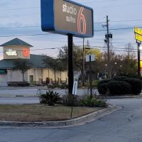Studio 6 Suites Hinesville, GA, hotel blizu aerodroma MidCoast Regional Airport - LIY, Hajnsvil