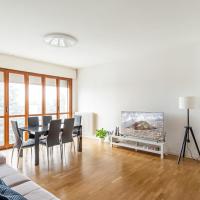 Padova Station - Bright Apartment with Balcony!, hotel di Arcella, Padova