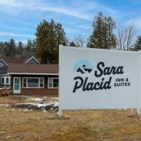 Sara Placid Inn & Suites，薩拉納克湖阿迪朗達克地區機場 - SLK附近的飯店