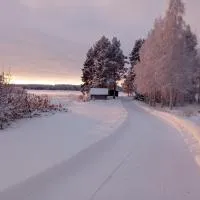 Kamchanod Resort Otermajärvi Vaala Oulu، فندق في Vaala