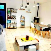Vazaha grand et bel appartement classé 3 étoiles, khách sạn ở Lavelanet