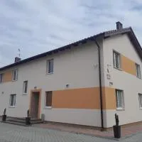 Akacja, hotel i Skotniki