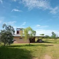 Hermosa casa de campo y bosques, hotelli kohteessa Toay