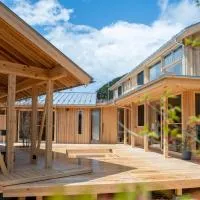 木を楽しむ一棟貸しの宿「ウッドヴィラ 心楽 -SHIGURA-」, hotel em Tamba