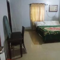 Diamond Hotel close to Intl Airport, omole ikeja, hotel en Mawere