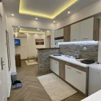 Surčin Centar apartment، فندق في Surčin