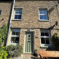 Cosy two bed townhouse in Centre of C.Norton