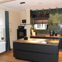 Luxuriöse Wohnung in Schwerte، فندق في شفيرته
